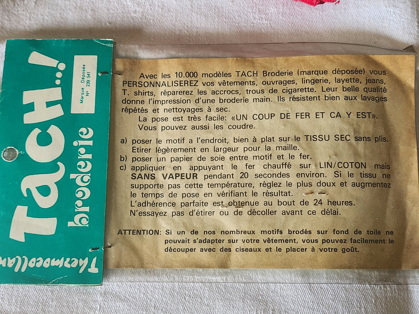 Ancien patch vintage thermocollant fleurs broderie customisation 