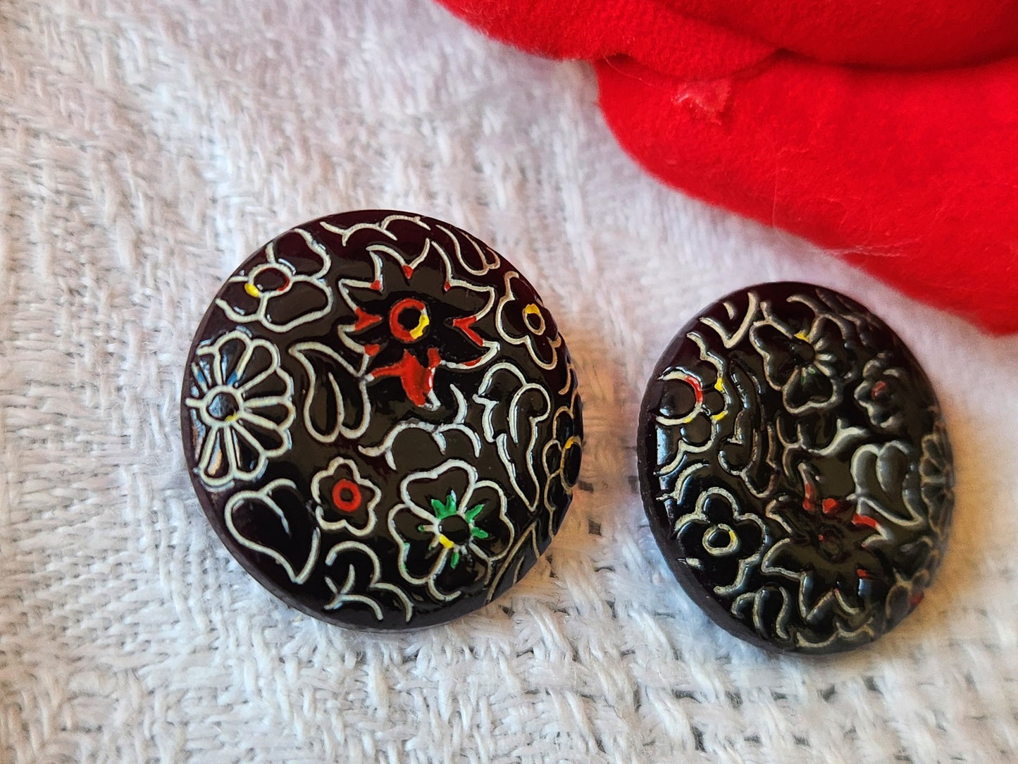 Duo boutons anciens en verre noir peint  1,8  cm D18A