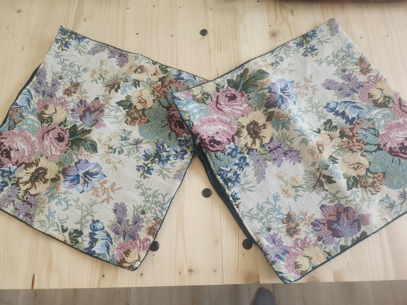 Lot 2 petites taies  anciennes vintage tapisserie fleur fait main 33 cm B5