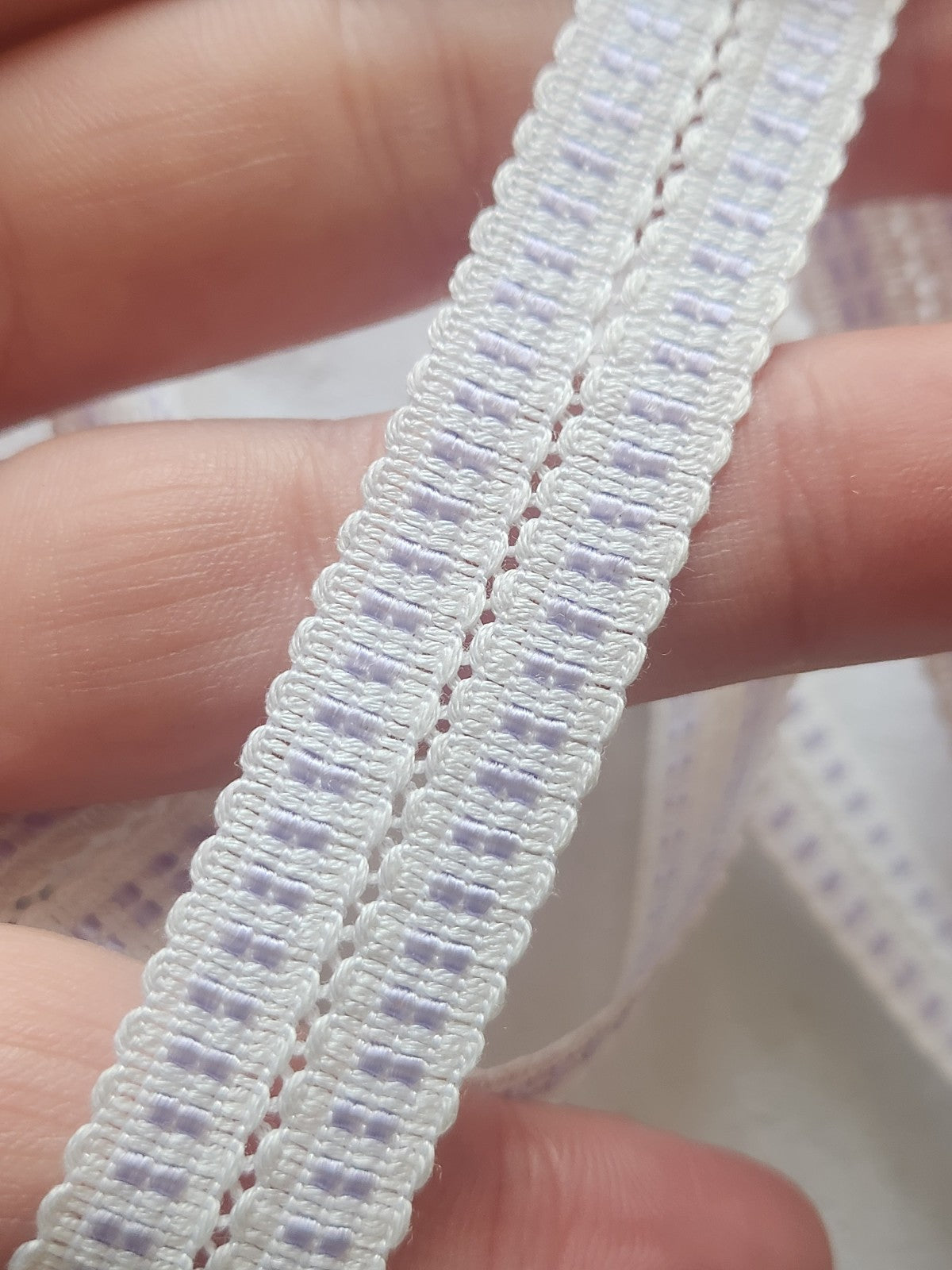 Galon vintage entre deux violet blanc biais 5 métres 1,6 cm A2