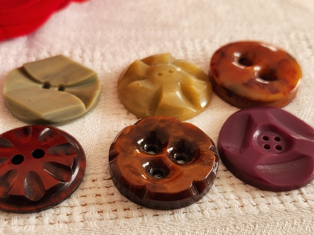 Lot 6 boutons ancien art deco bakelite plastique galalithe 2,6/2,7 cm ref 6586