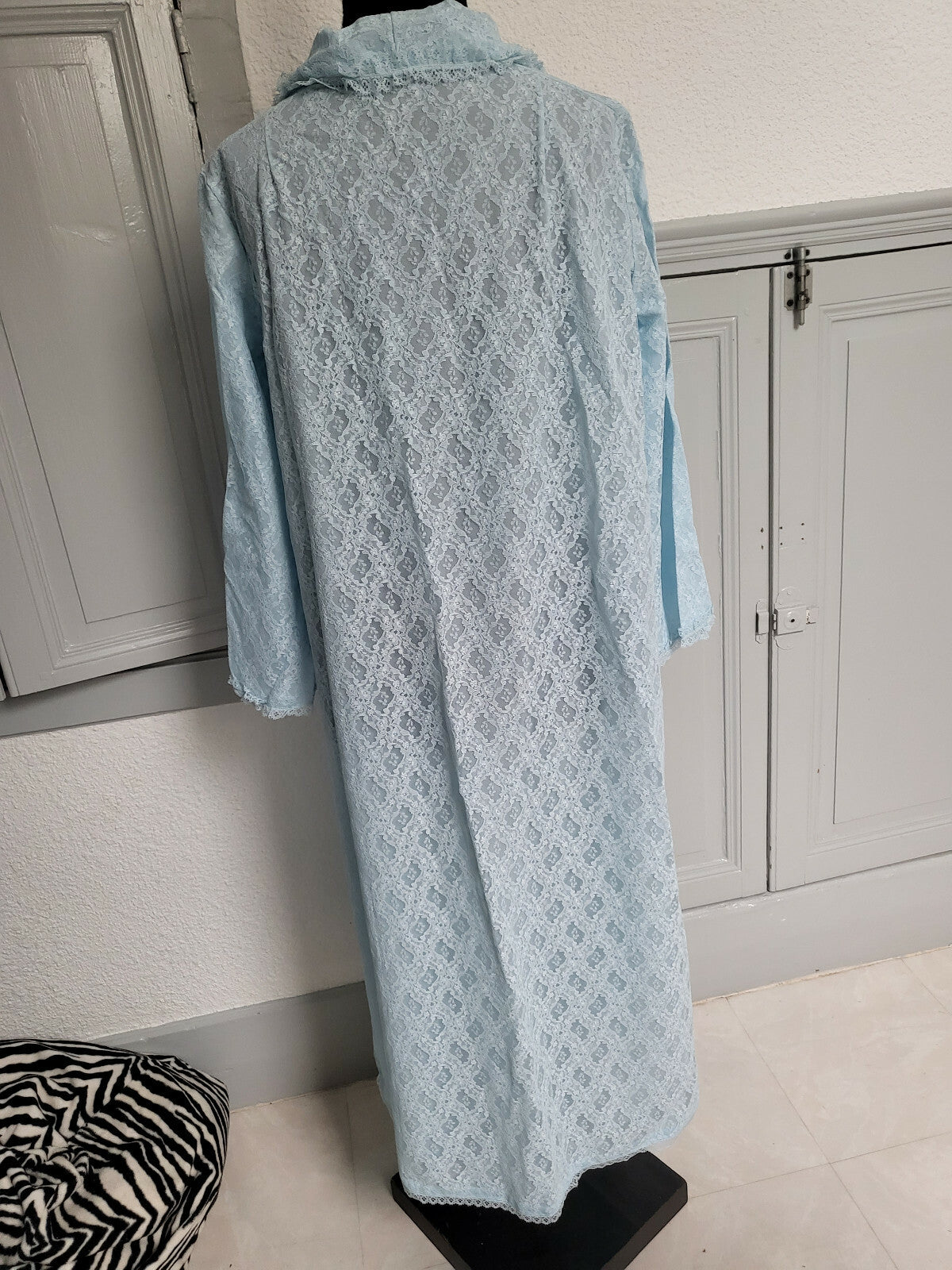 Pur vintage dessus déshabillé bleu dentelle froufrou T 40/42 ? ref portant