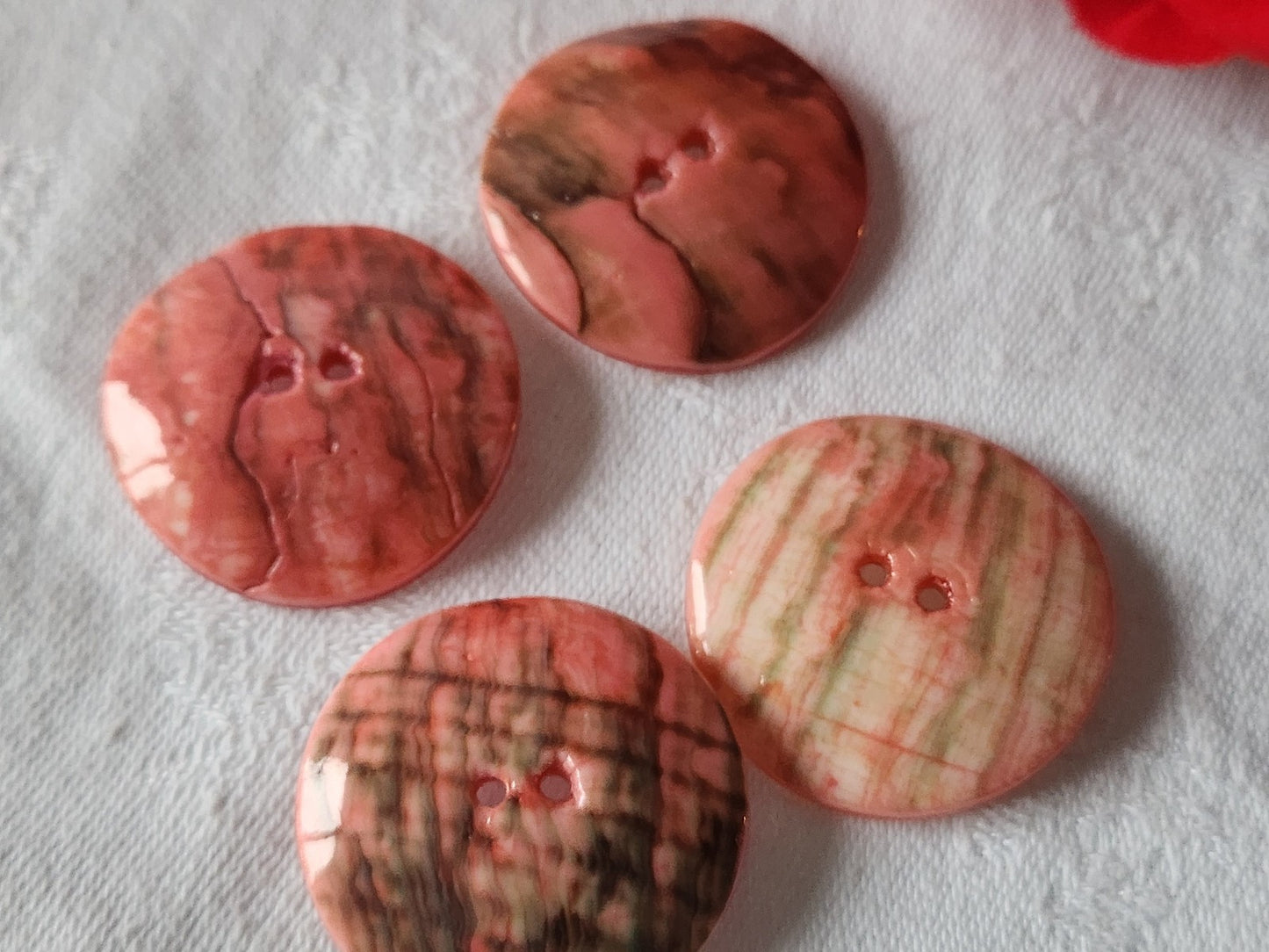 Lot 4 gros bouton vintage en nacre rose flashy incurvé 3,2 cm ref 1232