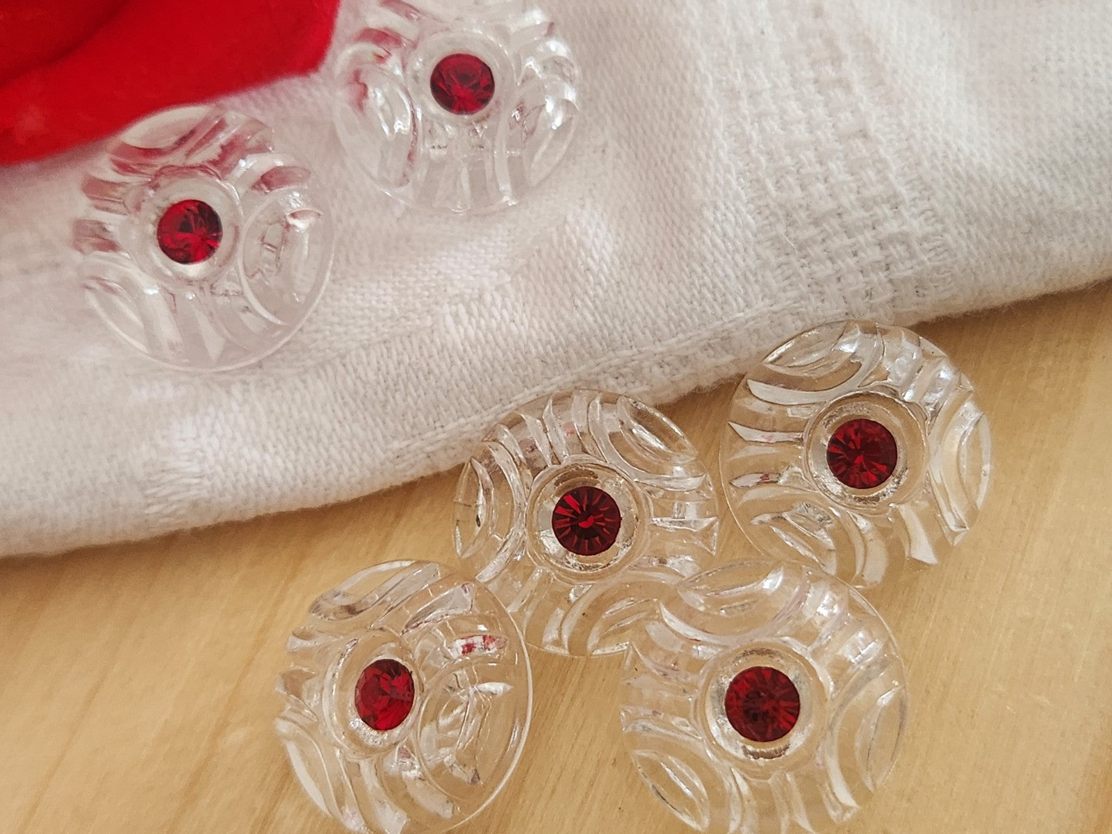 Lot 6 boutons vintage en verre transparent strass rouge 17 mm ou 1,7 cm ref 6362