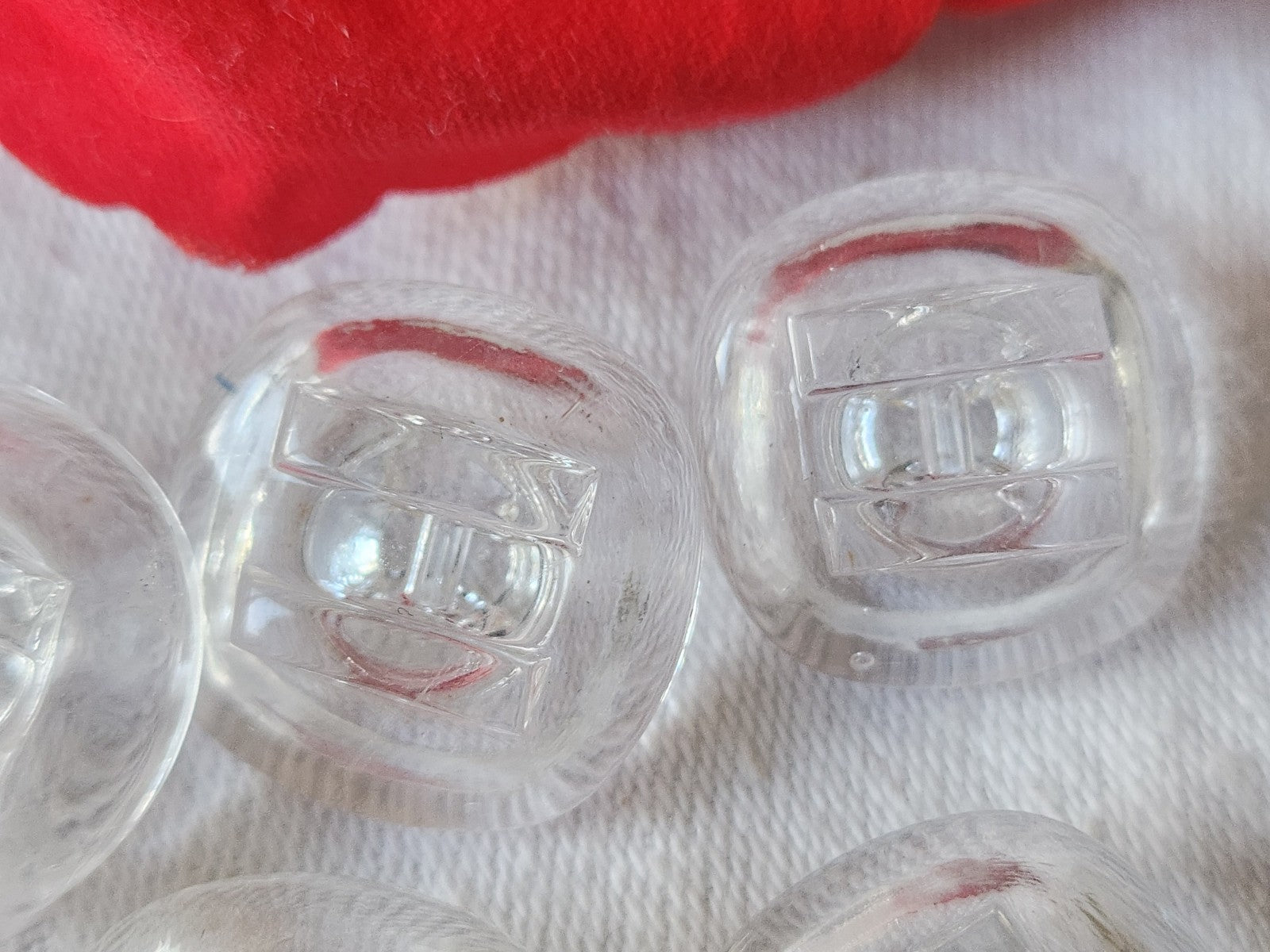 Lot 6 gros boutons en verre anciens vintage transparent 2,1 cm ref 2792