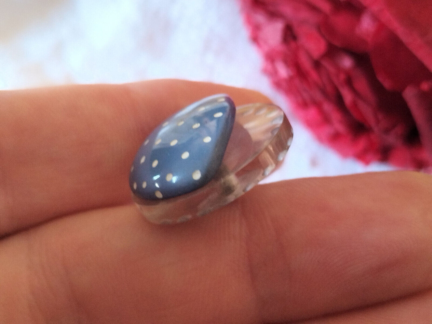 Beau bouton ancien bleu transparent collection originaux vintage 2,2 cm ref 3325