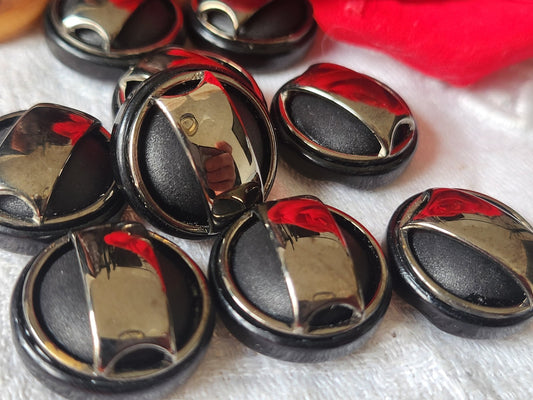 Lot 6 boutons vintage noir motif en métal à pied 1,9 cm ref 0010