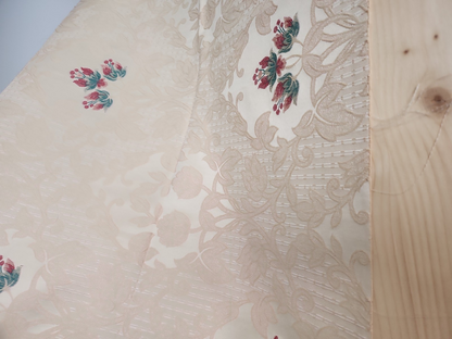 Deux coupons anciens tissu ecru damassé 1 m 90 sur 59 cm et 1  m 25 sur 44cm B4