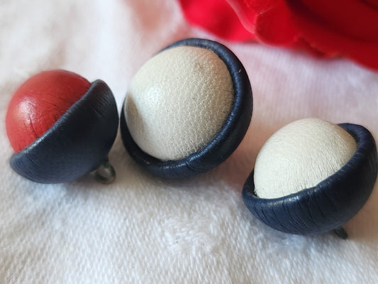 Trio boutons anciens en cuir collection bicolore 1,6 et 2,1 cm ref 6042
