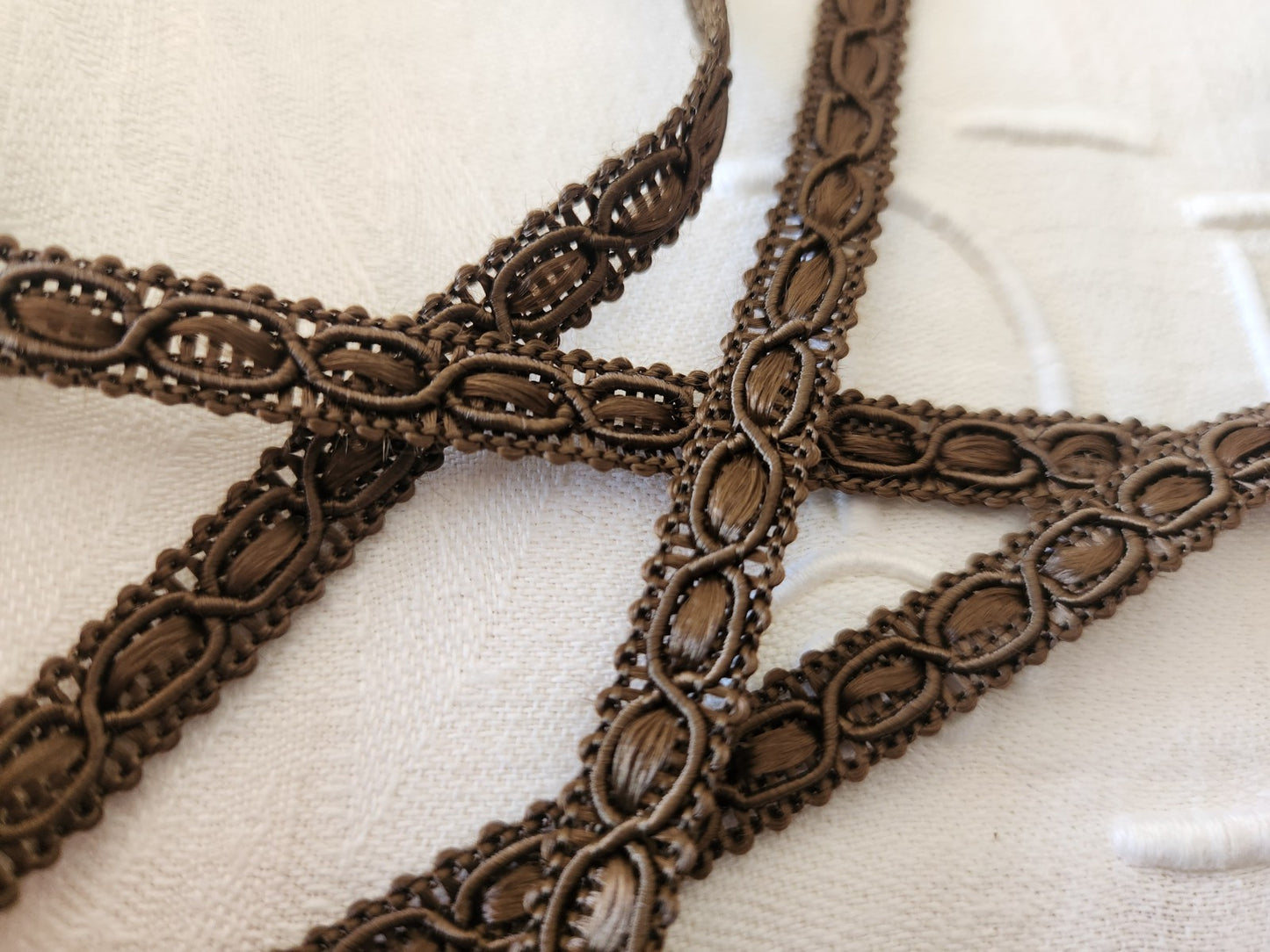 Galon vintage marron satiné 3 mètres  sur 0,8 cm A3