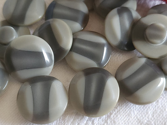 Lot 8 boutons vintage gris deux tons pied 1,7 cm ref 4923