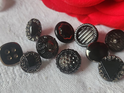 Lot 10 boutons anciens en verre argenté panaché 1,1 à 1,4 cm ref 2147