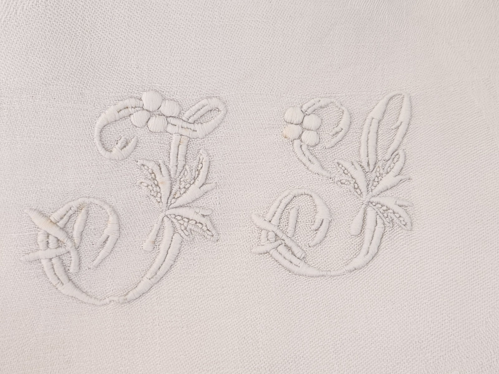 Superbe monogramme ancien IS sur serviette ancienne B8