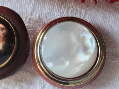 Duo boutons vintage avec cabochon en nacre pied 2,4 et 2,5  cm D10K