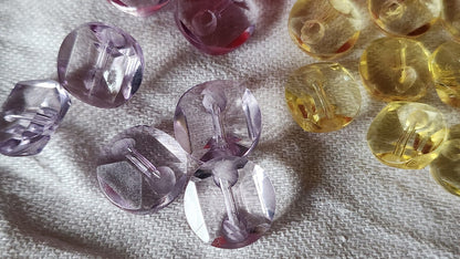 Lot 16  boutons vintage jaune violet 2 serie effet strass 1,1 et 1,3 cm ref 1261