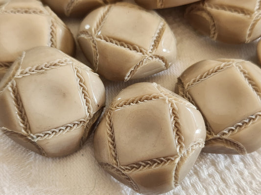Lot 6 boutons vintage beige imitation cuir verni 2 cm pied ref 688
