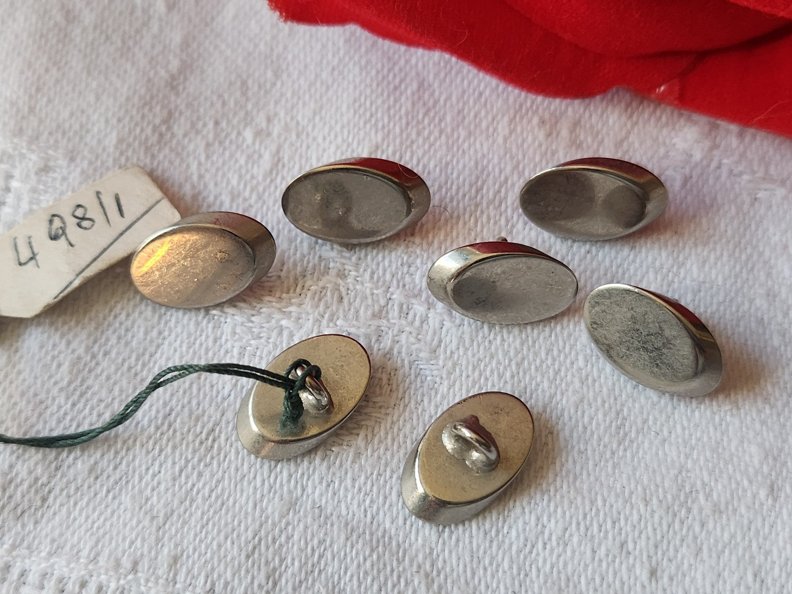 Lot 7 boutons vintage en métal argenté oval 0,8 sur 1,3 cm ref 5139