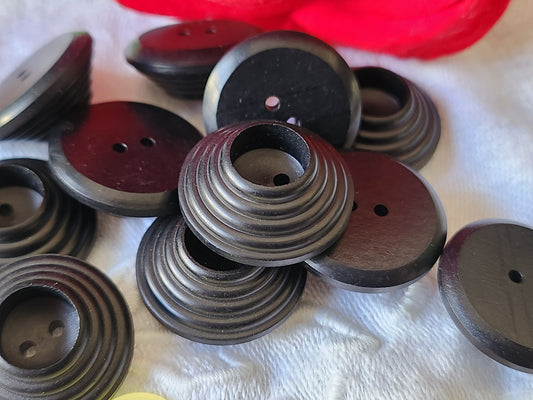 Lot 6 boutons vintage noir mat trous 2,2 cm ref 882