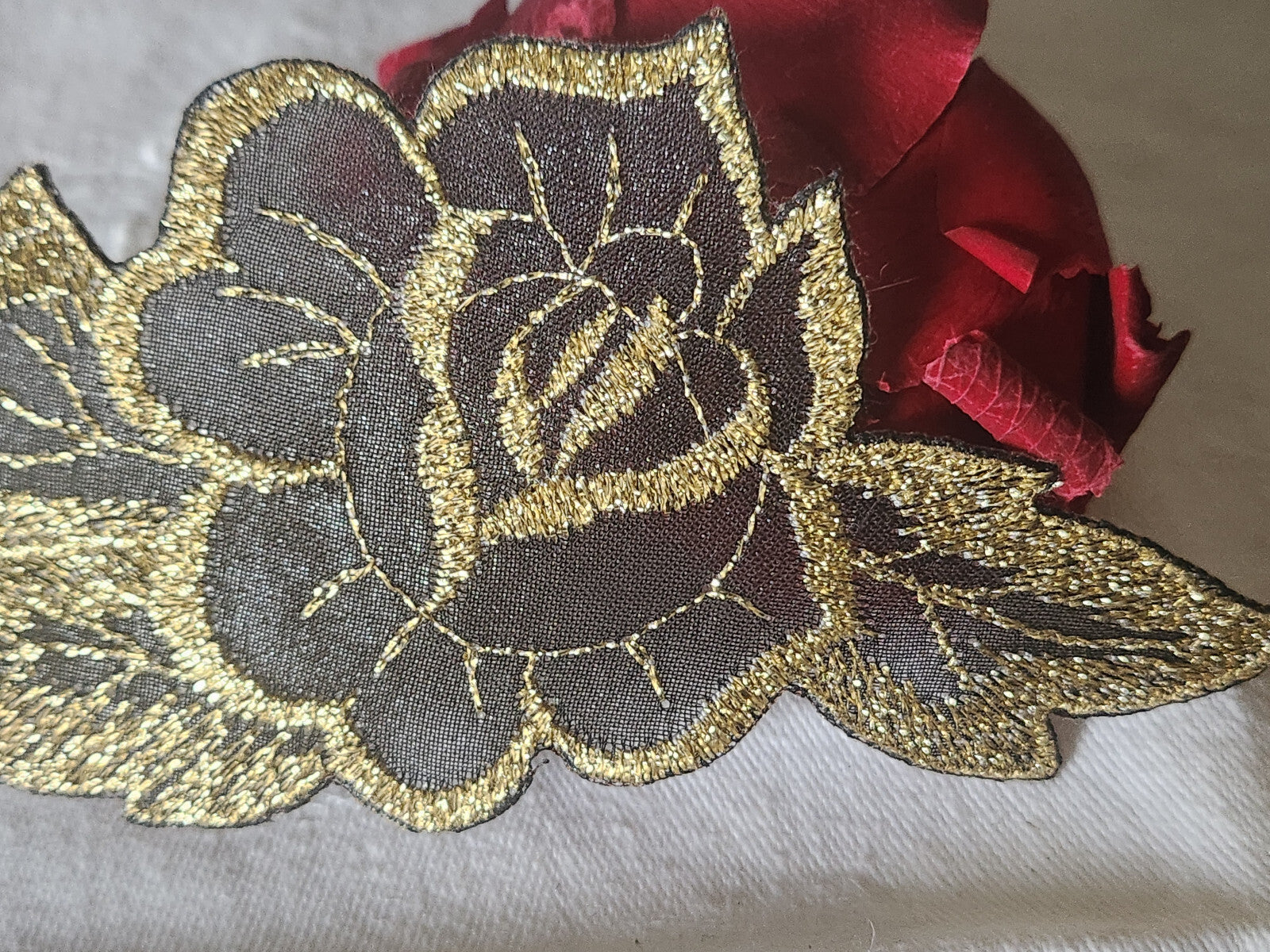 broderie vintage longue rose noire et doré application 14,5 cm T1