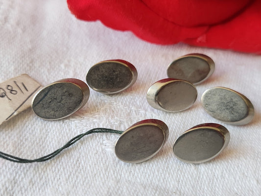 Lot 7 boutons vintage en métal argenté oval 0,8 sur 1,3 cm ref 5139