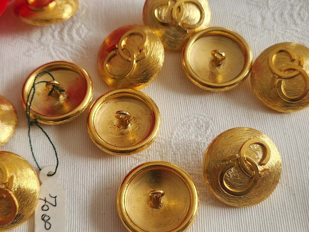 Lot 10 gros boutons vintage en métal doré sigle 2,2 cm pied ref 6318