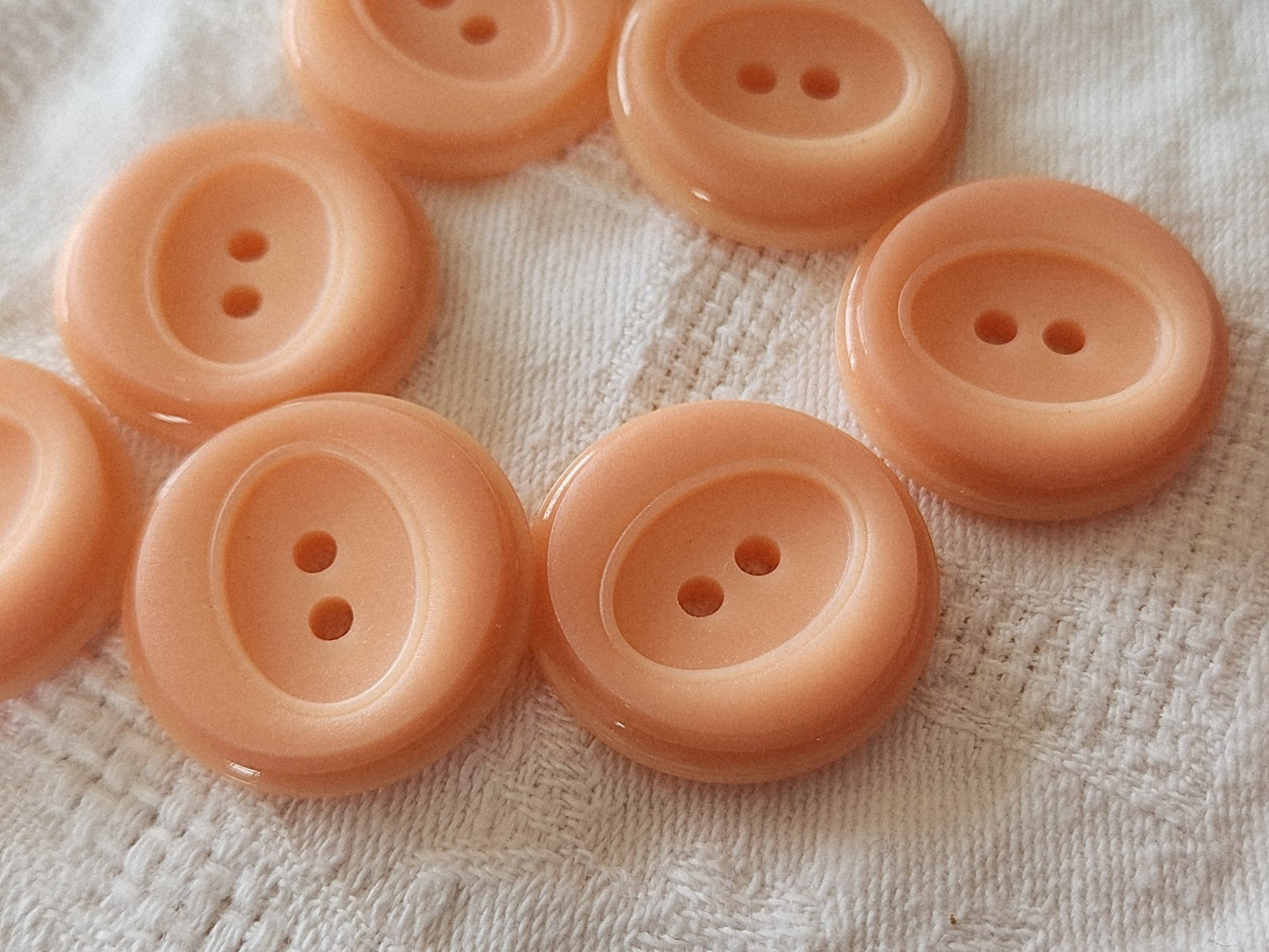 Lot 7 boutons vintage rose à trous 2,6 cm ref 3966