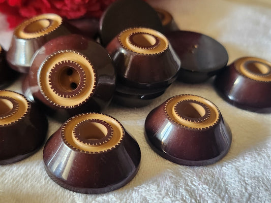Lot 8 hauts boutons vintage marron deux tons ravissants trous 2,1 cm ref 4567