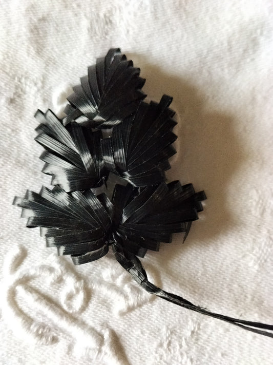 Ancien ornement chapeau creation modiste fleur rafia noir T0-83