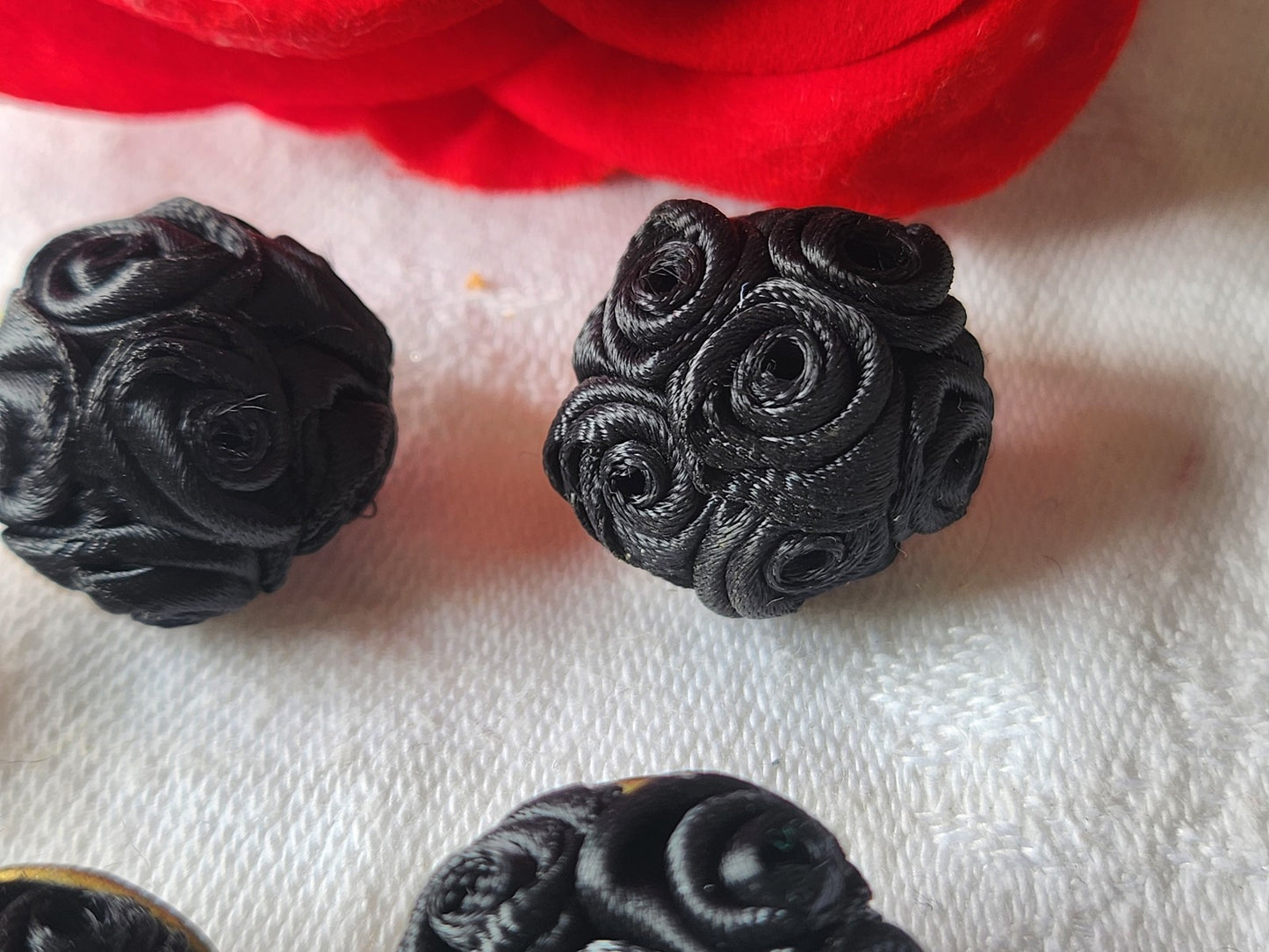 lot 6 boutons vintage noir passementerie fleur pied 1,8 cm ref 3554