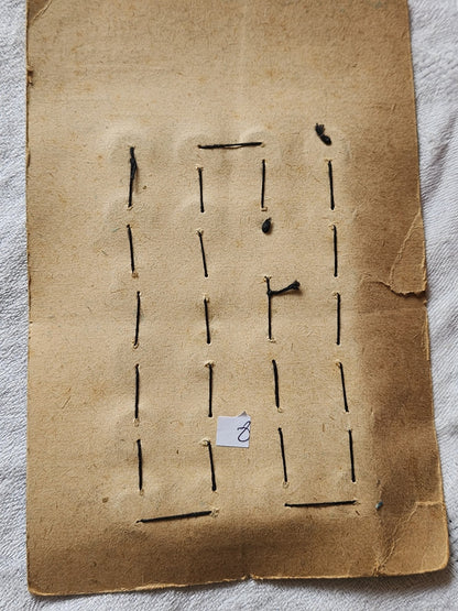 Plaque 24 boutons anciens en nacre gris 1,2 cm année 20/30 N°8
