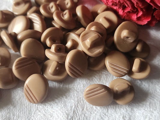 Lot 18 petits boutons vintage marron mat ovale 1 sur 1,2 cm ref 5507