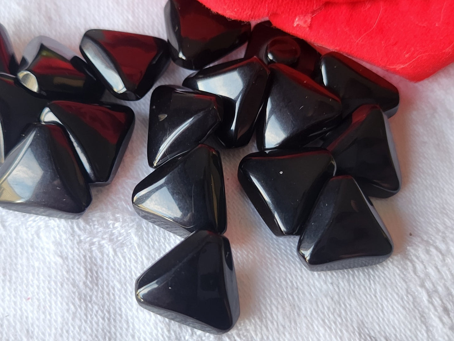 Lot 15 boutons vintage noir triangle  1,4 cm pied lumineux  ref 3935