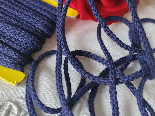 Cordon vintage bleu plat 5 métres sur 0,4 cm  A2