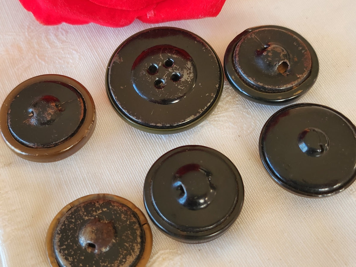 Lot 6 boutons anciens celluloïd 2,7 cm à 3,5 cm collection ref 6640