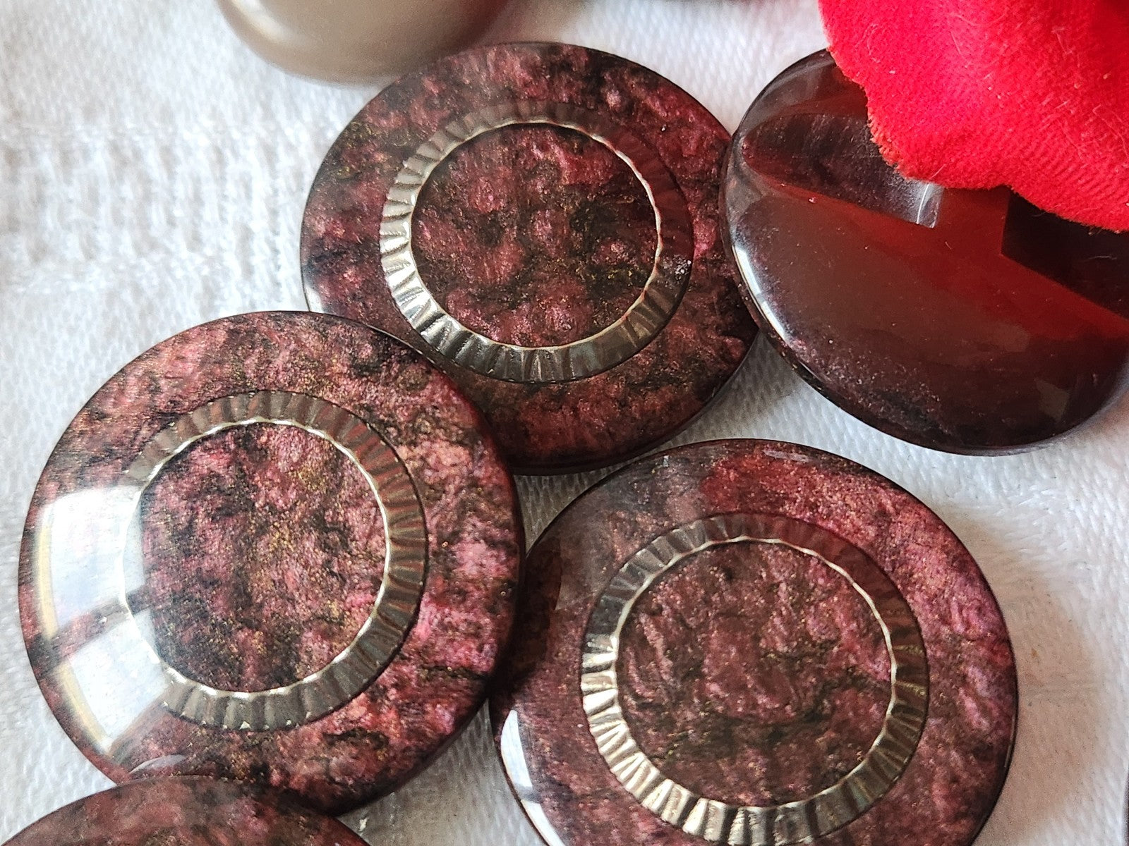 Lot 8 gros boutons vintage prune  inclusion  pied 2,7 cm manteaux lourd ref 3040