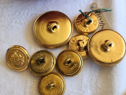 Lot 8 boutons vintage en métal doré 1,5 cm à  2,5 cm cm ref 755