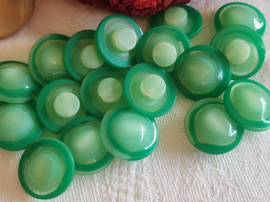 Lot 15 boutons vintage vert transparent à pied 1,5 cm ref 5670