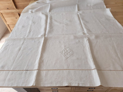 Ancien petit drap  monogramme BC enfant 84 sur 115 cm  B8