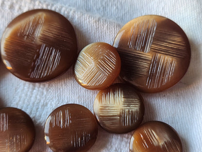 Lot 10 boutons vintage marron lumineux à pied  1,7 cm et 2,7 cm ref 0021