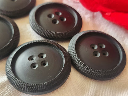 Lot 5 boutons vintage gros noir mat travaillé trous 2,8 cm ref 3963
