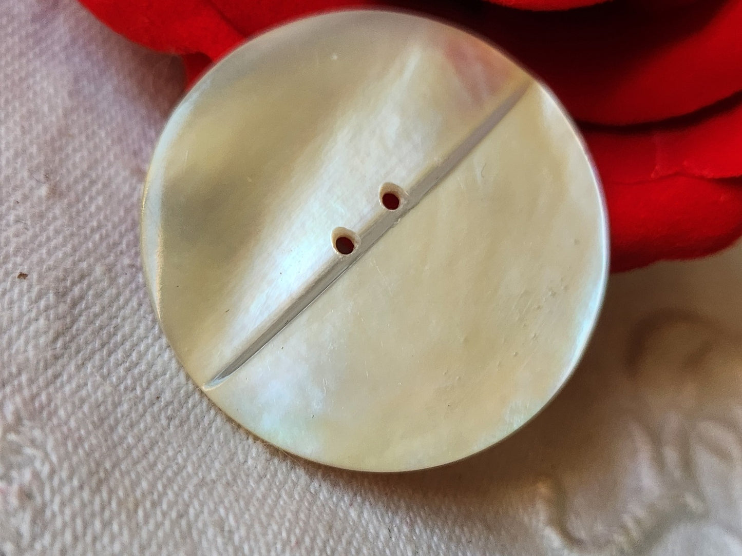 Gros bouton ancien en nacre blanc laiteux superbe 3,2 cm D8H