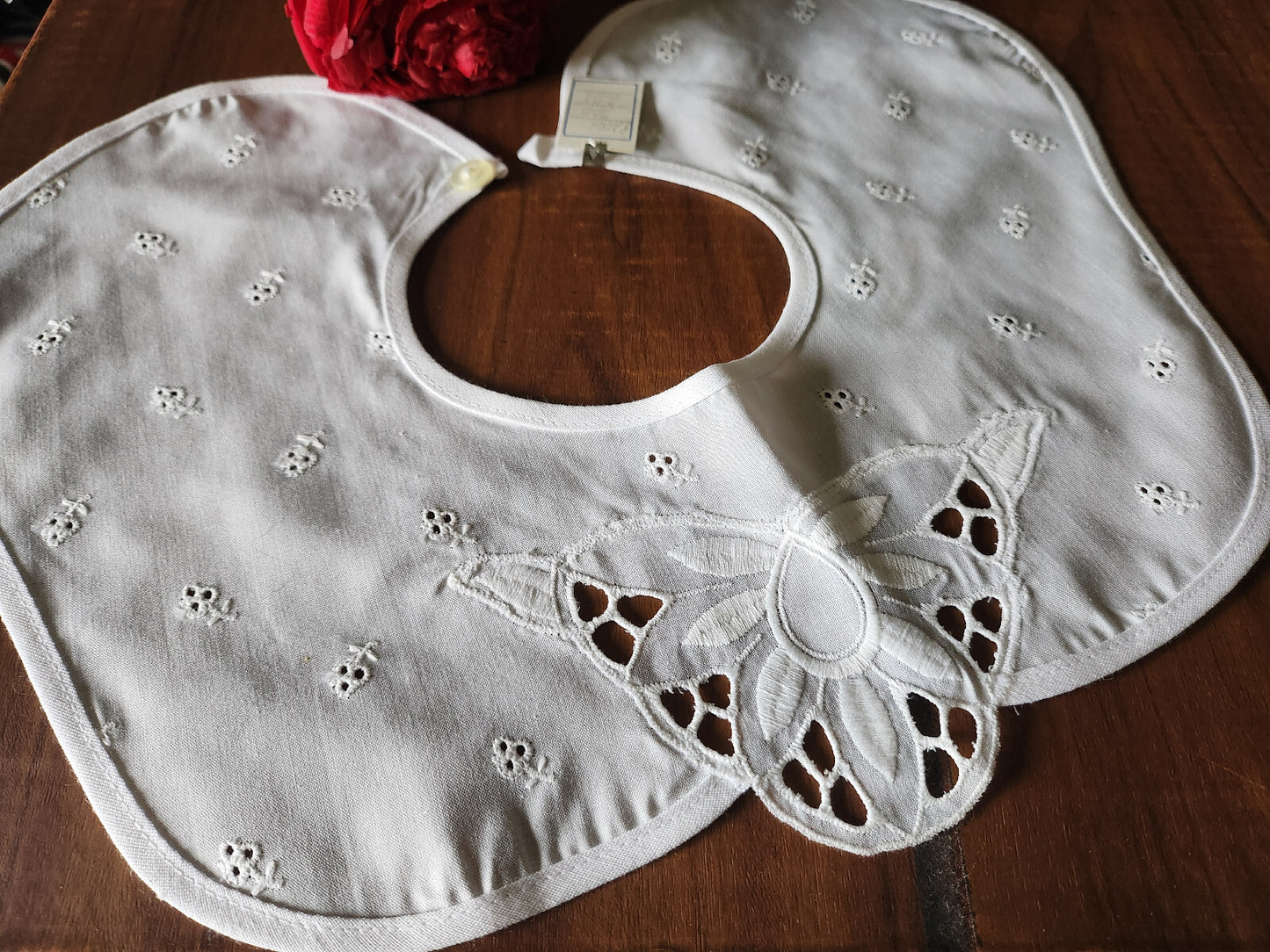 Ancien  col en tissu broderie fleur  travaillé blanc B1-76