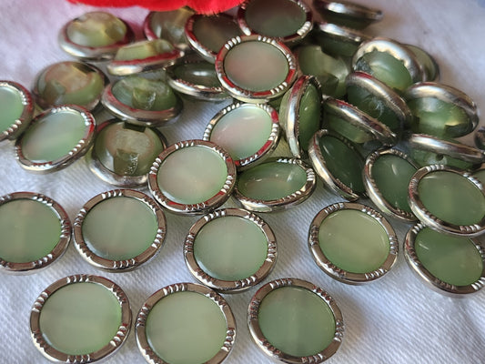 Lot 19 boutons vintage vert nacré metal argenté pied 1,6 cm ref 3917