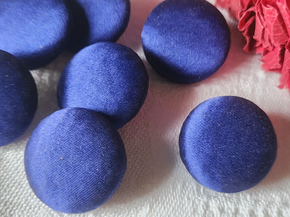 Lot 7 boutons anciens bleu tissu dos cuir pied 2 cm ref 1357