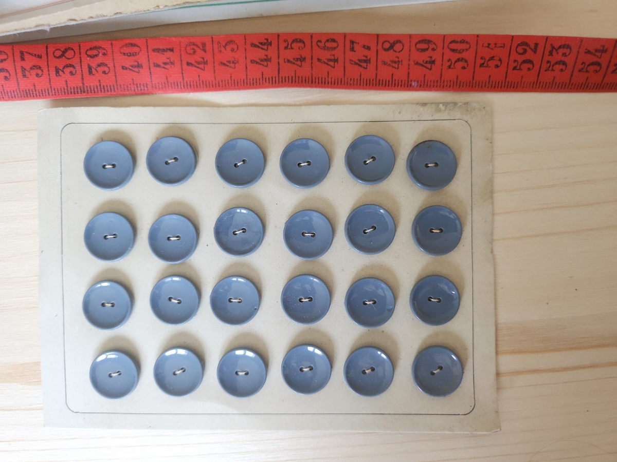 Lot 10 plaques de boutons anciens complétes n°1
