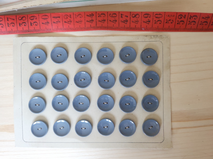 Lot 10 plaques de boutons anciens complétes n°1