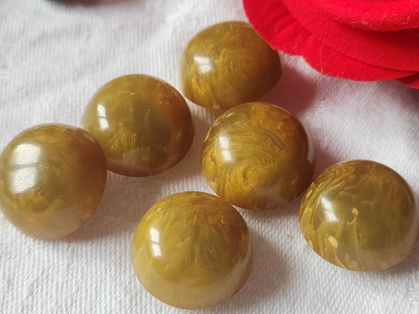 Lot 6 superbes boutons anciens vert jaspé pied 1,9 cm ref 239