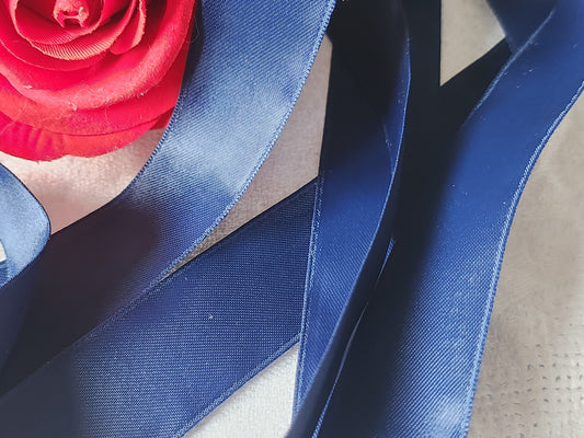Ruban ancien  bleu nylon 5 mètre sur 2,5 cm bleu foncé  B5 n°7