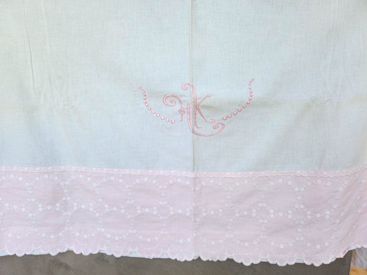 Ancien drap  monogramme HK rose  galon 225 cmsur  285 cm B7