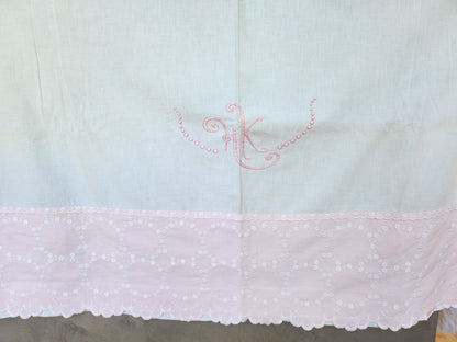 Ancien drap  monogramme HK rose  galon 225 cmsur  285 cm B7